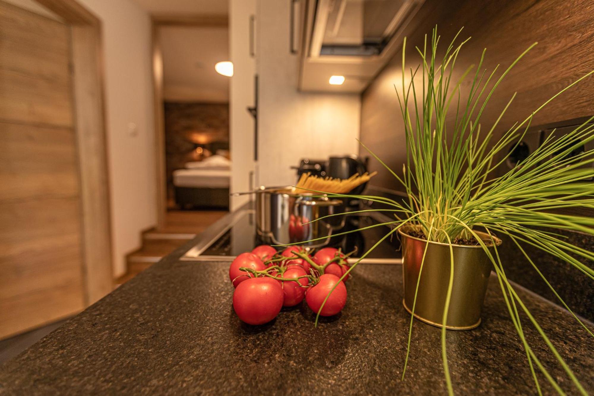 Tevini Boutique Suites By We Rent Zell am See Zimmer foto