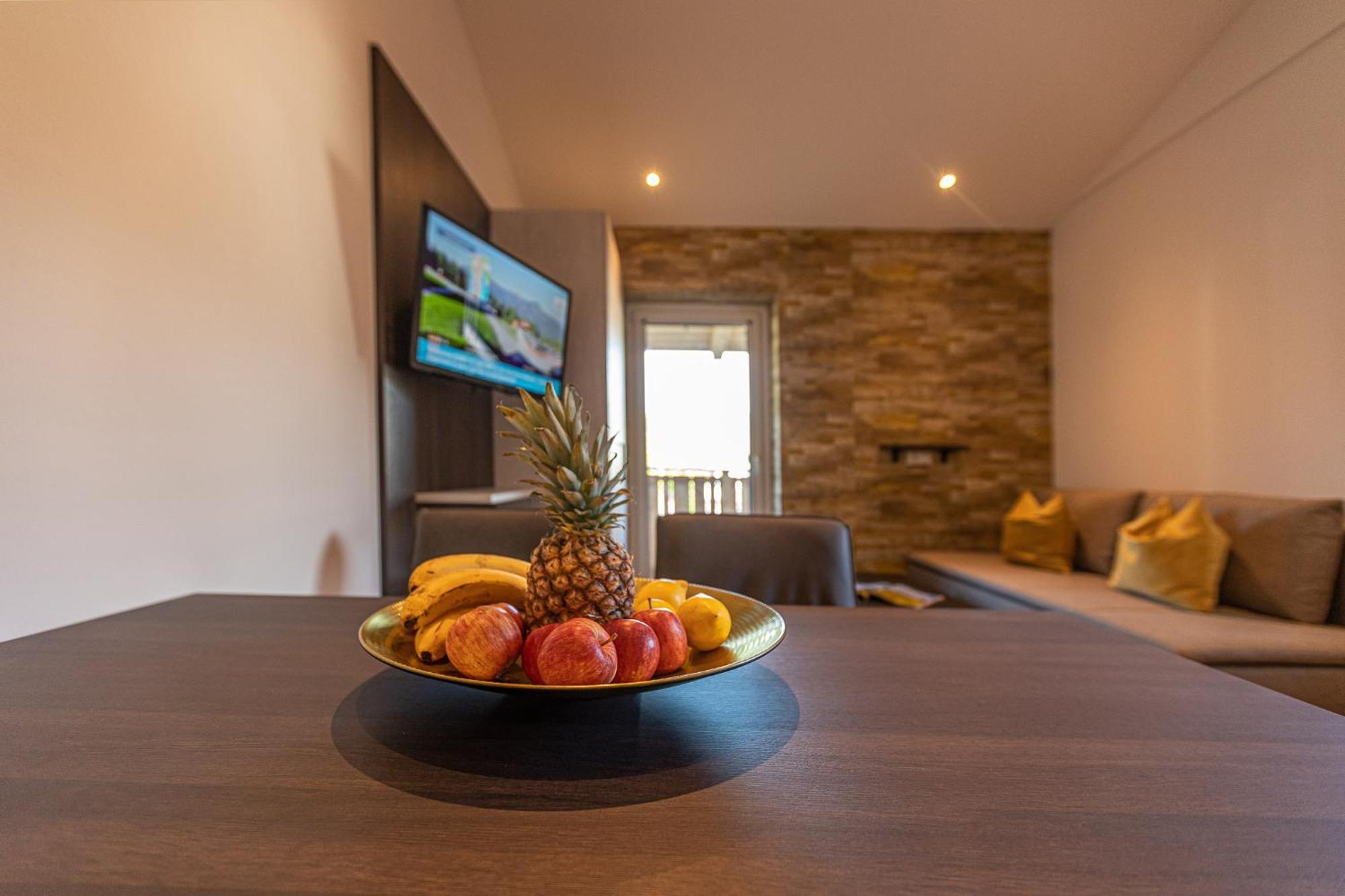 Tevini Boutique Suites By We Rent Zell am See Zimmer foto